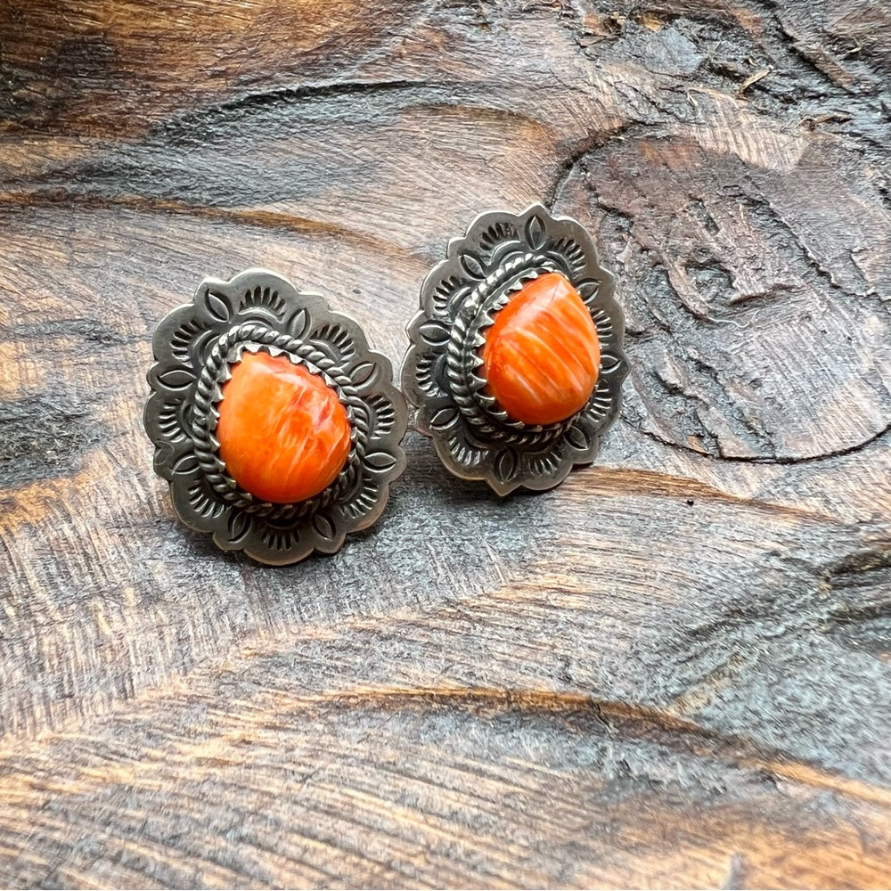 Spiny Oyster Teardrop Statement Stud Earrings | 9… - image 7